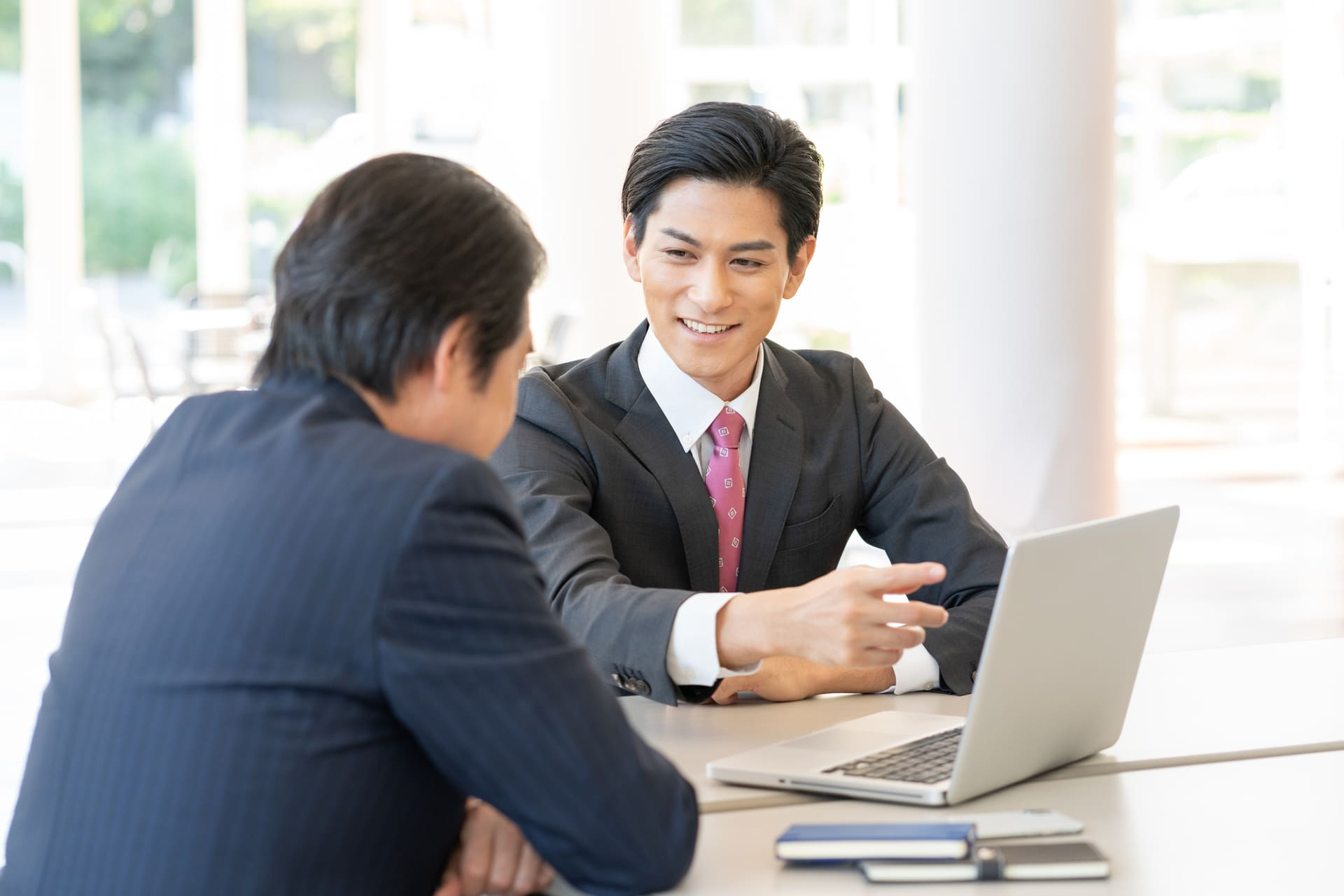 事業計画から営業支援、WEBマーケティング、人材育成まで。経営者様の頼れるパートナーとして、実行まで責任を持って支援します。